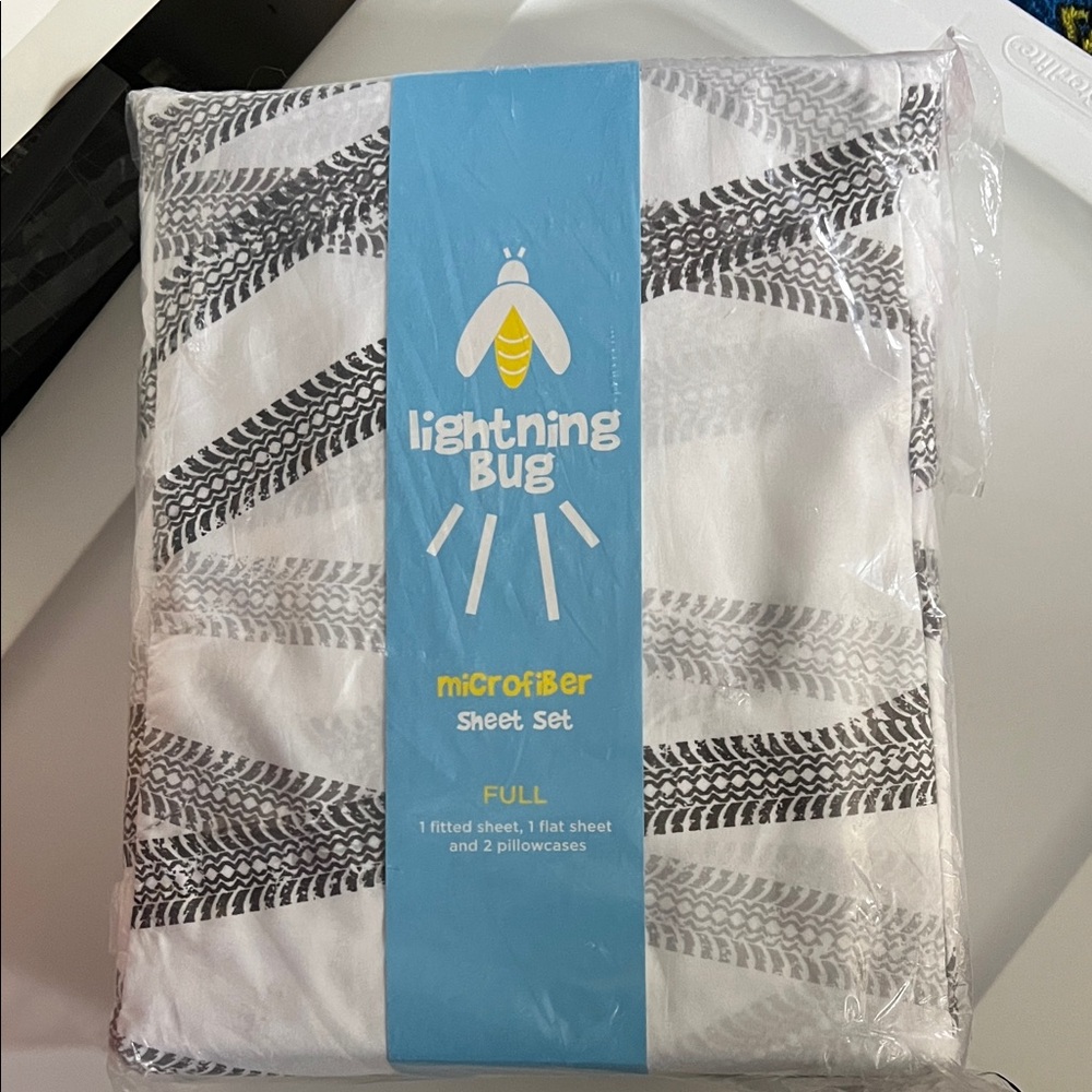 NEW Tire Track Microfiber Full Sheet Set Great for Jeep, Bike, Car themed rooms!